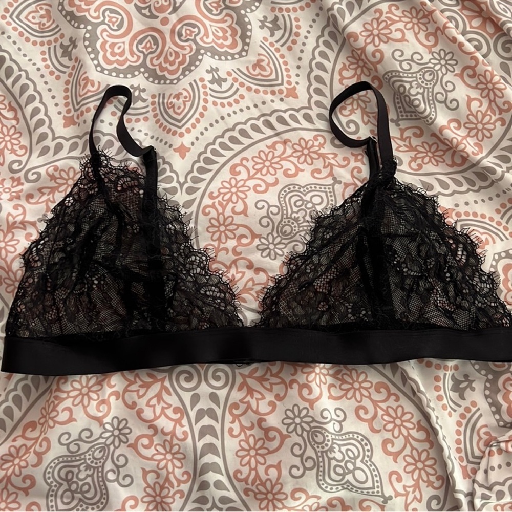 LACE TRIANGLE UNLINED SHEER BRALETTE